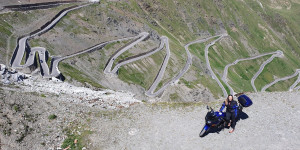 Beitragsbild des Blogbeitrags Das Stilfser Joch – die Königin der Alpen und Motorrad Touren rund um Livigno