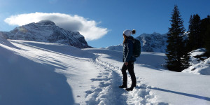 Beitragsbild des Blogbeitrags Herrliche Winterwanderung vom Hochtannbergpass zum Körbersee