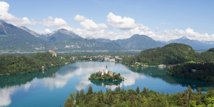 Beitragsbild des Blogbeitrags 5 Dinge, die ihr unbedingt am Lake Bled machen solltet