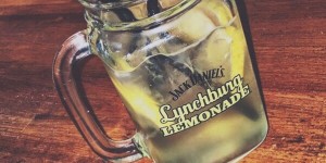Beitragsbild des Blogbeitrags Auf einen Drink in den Addicted to Rock Store