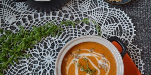 Beitragsbild des Blogbeitrags REZEPT | Paprika-Zucchini-Suppe