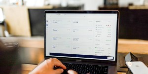 Beitragsbild des Blogbeitrags Geld als Affiliate verdienen – Das sind die ersten Schritte