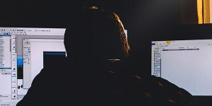 Beitragsbild des Blogbeitrags Die beste Monitorhalterung für Gaming