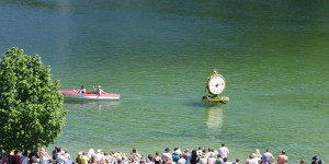 Beitragsbild des Blogbeitrags On a Blue Train, to the Narcissus Festival in Bad Aussee 