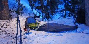 Beitragsbild des Blogbeitrags Outdoor Research Interstellar Bivy Review: Tiny Home Between the Stars