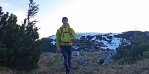 Beitragsbild des Blogbeitrags Billion-Stars-Hotel: A Relaxed-Dangerous Hike to Escape to a Mountain Night
