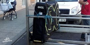 Beitragsbild des Blogbeitrags Das Rad für den Transport im Flugzeug richtig packen 
