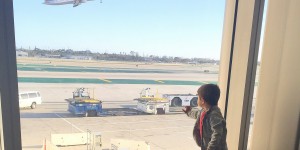 Beitragsbild des Blogbeitrags #trendmumontour – Langstreckenflug mit Kind