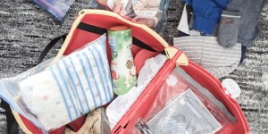 Beitragsbild des Blogbeitrags #perfectlyorganized – Wie ich mein Handgepäck für das Fliegen mit Kindern vorbereite