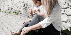 Beitragsbild des Blogbeitrags #workingmom – das Kind ist krank, Mama bleibt daheim | ist die Mama in der Arbeitswelt wirklich entbehrlicher?