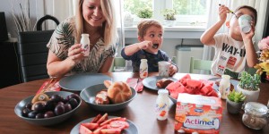 Beitragsbild des Blogbeitrags #slowmornings – meine Morgenroutine mit einem Kleinkind und einem Baby als berufstätige Mutter