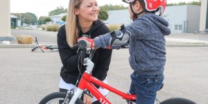 Beitragsbild des Blogbeitrags #woombikes – die wichtigsten Tipps, wie dein Kind schnell und sicher Fahrrad fahren lernt