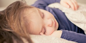 Beitragsbild des Blogbeitrags #sleepsweetsleep – warum du dir überlegen solltest den Mittagsschlaf sein zu lassen