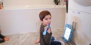 Beitragsbild des Blogbeitrags #itsamatteroffun – 5 Dinge, die das Zähneputzen mit Kindern erleichtern 