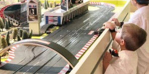 Beitragsbild des Blogbeitrags #auszeit – wie du ein Wochenende in der Kindertherme in einen Wellnessurlaub wandeln kannst