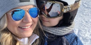 Beitragsbild des Blogbeitrags #pistenfun – unser Wochenende in der Joglland Waldheimat im schönen mein Hotel Fast und wie unser Großer Skifahren gelernt hat