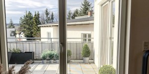 Beitragsbild des Blogbeitrags #springvibes – ultimativer Hack, wie du deine Fenster in kürzerster Zeit streifenfrei putzen kannst