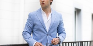 Beitragsbild des Blogbeitrags THE CLASSY LIGHT BLUE JACKET 