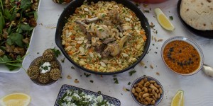 Beitragsbild des Blogbeitrags Gemüse Couscous mit geschmortem Kalbfleisch und Huhn