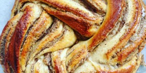 Beitragsbild des Blogbeitrags Nusskranz für Ostern: Einfach lecker!