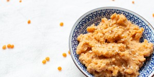 Beitragsbild des Blogbeitrags Veganer Rote Linsen Dip