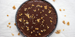 Beitragsbild des Blogbeitrags Karamell-Macadamia-Tarte