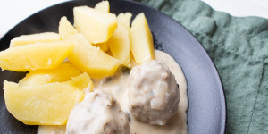 Beitragsbild des Blogbeitrags Königsberger Klopse mit Kartoffeln
