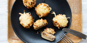 Beitragsbild des Blogbeitrags Gefüllte Champignons aus dem Airfryer (Low Carb)