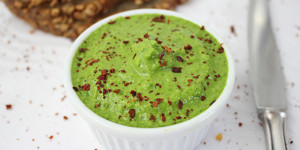 Beitragsbild des Blogbeitrags Spinat Pesto selbermachen 