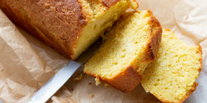 Beitragsbild des Blogbeitrags Teekuchen mit Kurkuma
