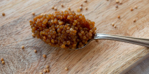 Beitragsbild des Blogbeitrags Veganen Kaviar selbermachen