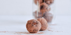 Beitragsbild des Blogbeitrags Energy Bliss Balls mit Feigen ohne Zucker 