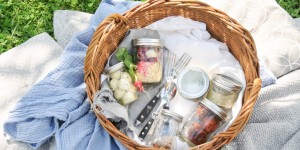 Beitragsbild des Blogbeitrags Couscous Salat mit Rote Rübe und Radieschen | Snack Ideen to go 