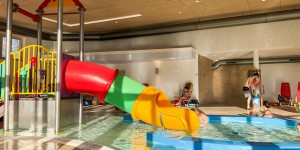 Beitragsbild des Blogbeitrags Kinderspass und Familienauszeit in der H2O Therme in Bad Waltersdorf