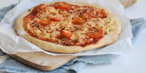 Beitragsbild des Blogbeitrags Sauerteig Pizza selbst gemacht | homemade sourdough Pizza 