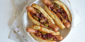 Beitragsbild des Blogbeitrags homemade Hot Dogs | Brötchen für Hot Dogs einfach selbst gemacht