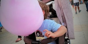 Beitragsbild des Blogbeitrags momshaming, die erweiterte Perspektive von bodyshaming
