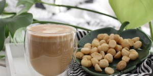 Beitragsbild des Blogbeitrags Macadamia Nut Latte – Nuss“milch“ selber machen
