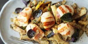 Beitragsbild des Blogbeitrags Meeres Delikatesse: Jakobsmuscheln auf gegrilltem Artischockensalat 