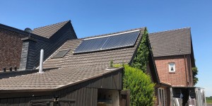 Beitragsbild des Blogbeitrags 2. Projekt des Monats: Pellets plus Solarthermie-Anlage für Omas altes Haus