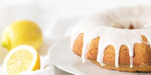 Beitragsbild des Blogbeitrags Lemon Poppyseed Bundt Cake 