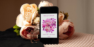 Beitragsbild des Blogbeitrags Book Review: Happily Ever After (Cinder & Ella #2) by Kelly Oram 