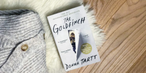 Beitragsbild des Blogbeitrags Book Review: „The Goldfinch“ by Donna Tartt