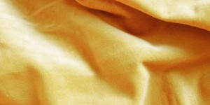Beitragsbild des Blogbeitrags Trendfarbe Gelb: Die IT-Pieces für den Sommer 2020