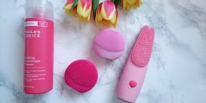 Beitragsbild des Blogbeitrags Gesichtsreinigungsbürsten – Lucy gets Pretty vs. Foreo 