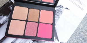 Beitragsbild des Blogbeitrags Smashbox – Cali Kissed Highlight & Blush Palette