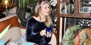 Beitragsbild des Blogbeitrags Good Vibes Only: The Velvet Blue Dress