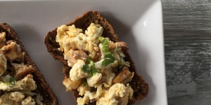 Beitragsbild des Blogbeitrags Eierschwammerleiertoasts 