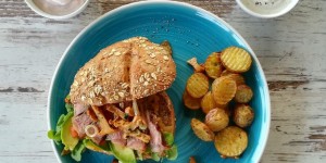 Beitragsbild des Blogbeitrags Eine Geschmacksexplosion – Steak Burger!
