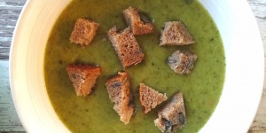 Beitragsbild des Blogbeitrags Neue Woche – neues BIO PACKERL! + Brokkolicremesuppe 